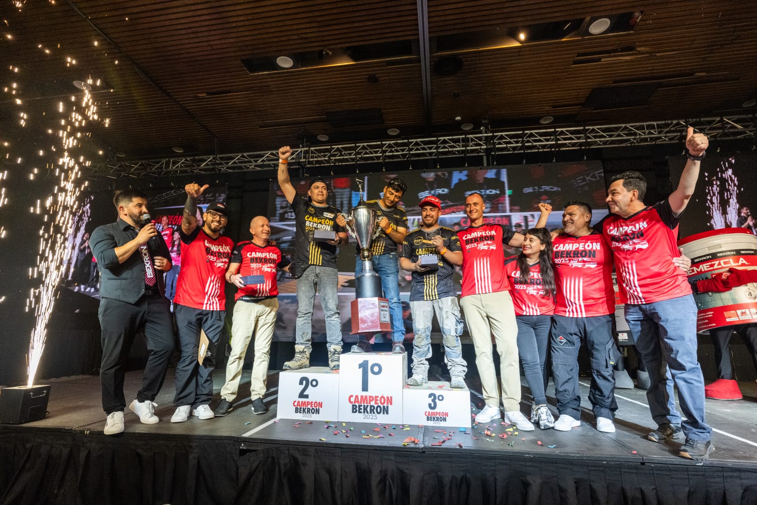 Campeón Bekron: El oficio ceramista recorrió Chile y capacitó a más de 1.100 maestros