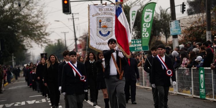 Brillante desfile de aniversario número 116 localidad de Sarmiento