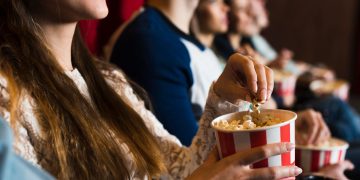 7 de cada 10 personas declara estar concentrado en la película cuando van al cine